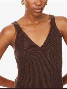 V-Neck Rib-Knit Sweater Tank Top – Cream | Women’s Small 🤍✨